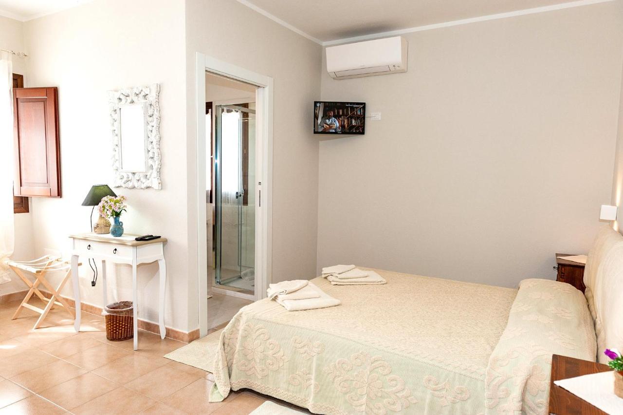 Lu Lioni Rooms San Teodoro  Exterior foto