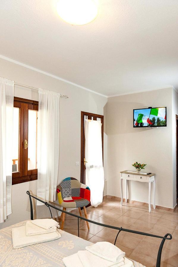 Lu Lioni Rooms San Teodoro  Exterior foto
