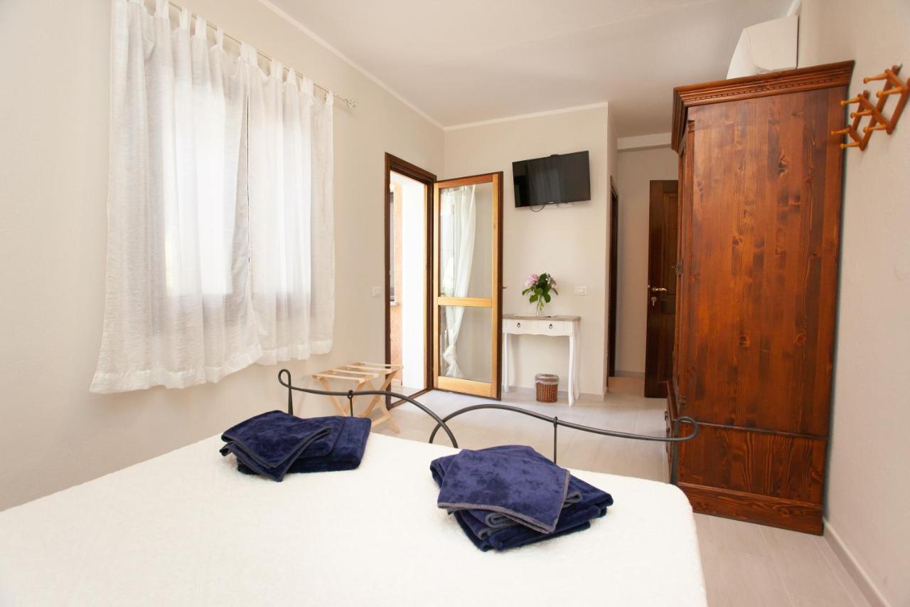 Lu Lioni Rooms San Teodoro  Exterior foto