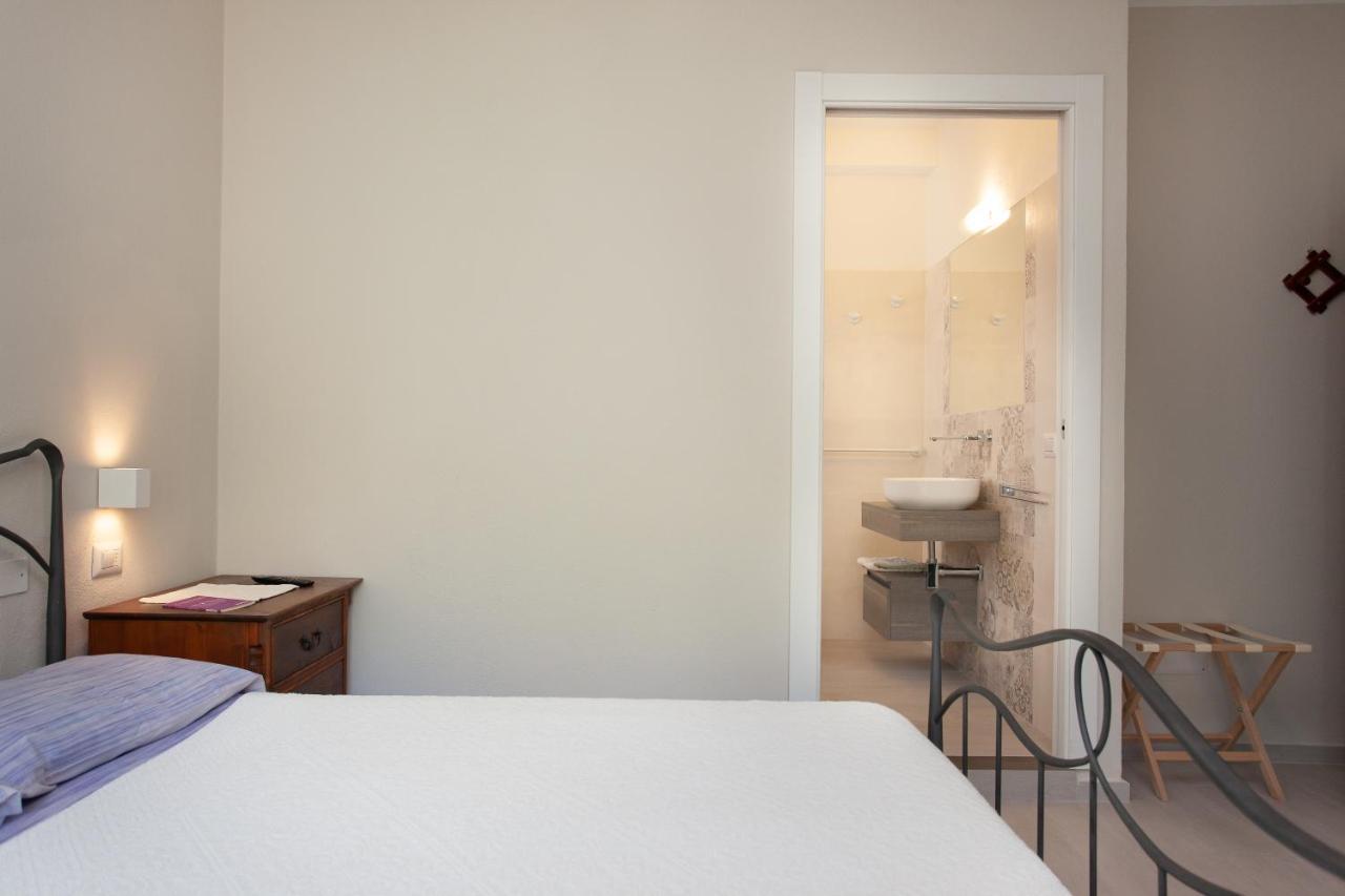 Lu Lioni Rooms San Teodoro  Exterior foto