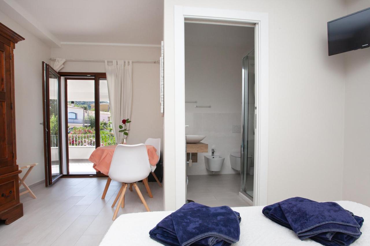 Lu Lioni Rooms San Teodoro  Exterior foto