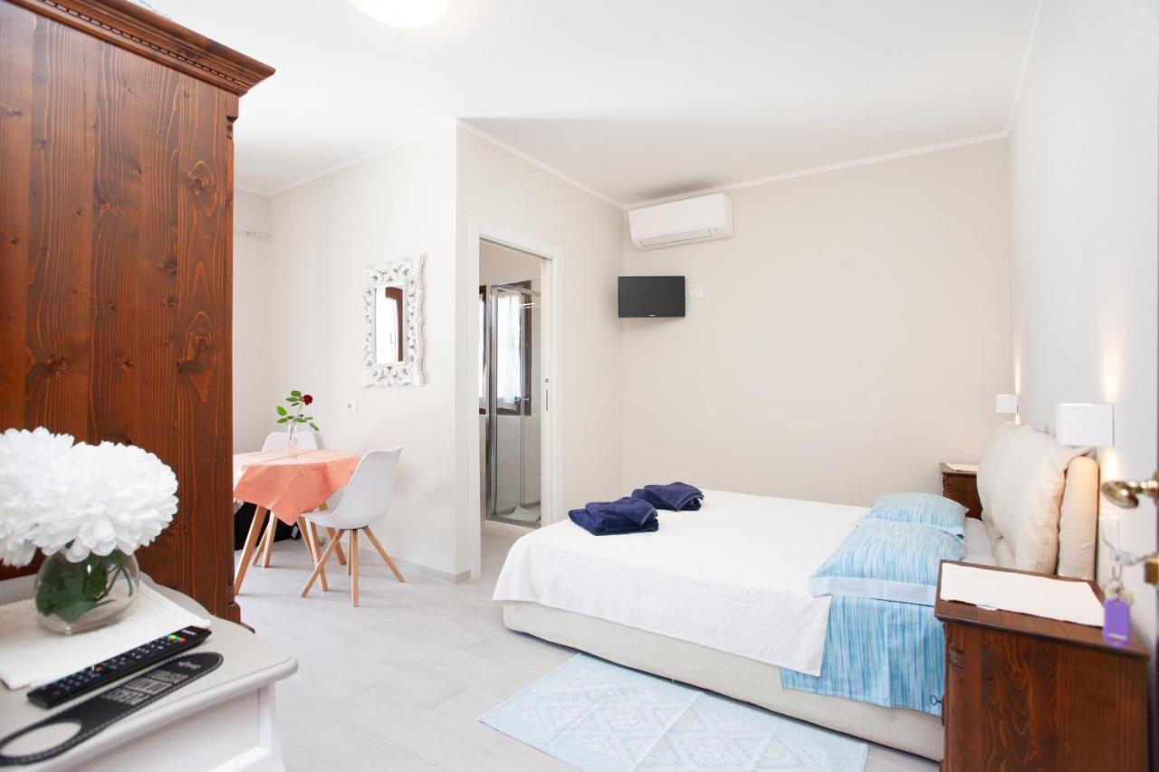 Lu Lioni Rooms San Teodoro  Exterior foto