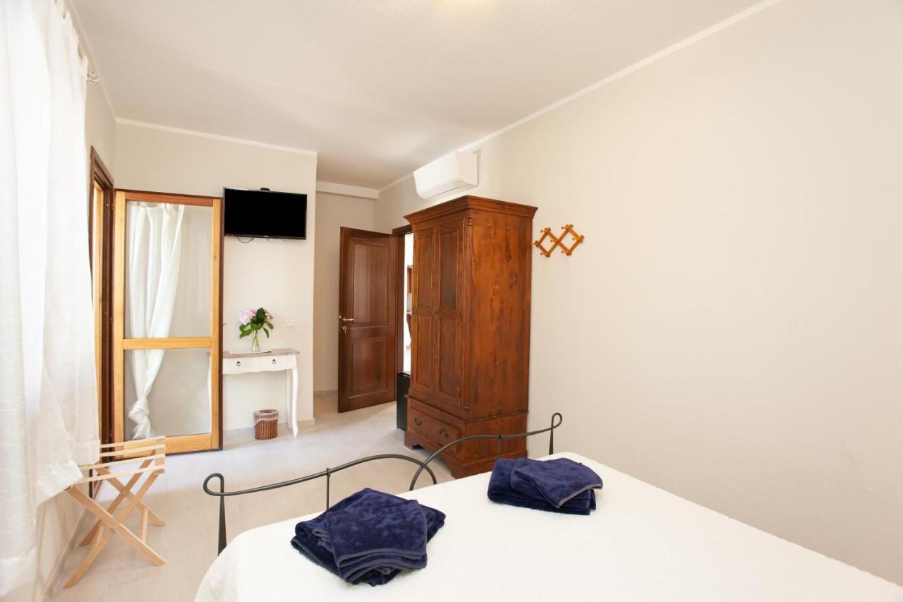 Lu Lioni Rooms San Teodoro  Exterior foto