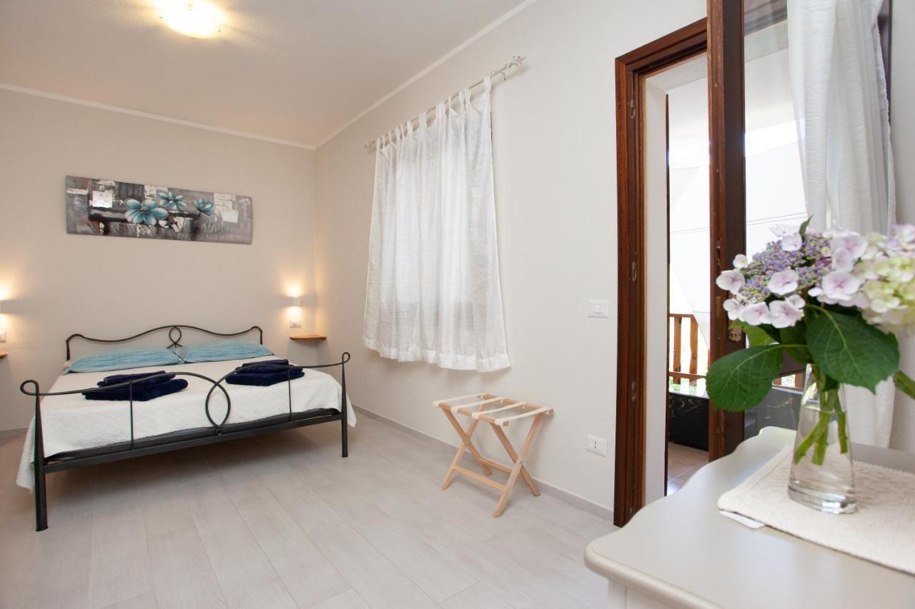Lu Lioni Rooms San Teodoro  Exterior foto